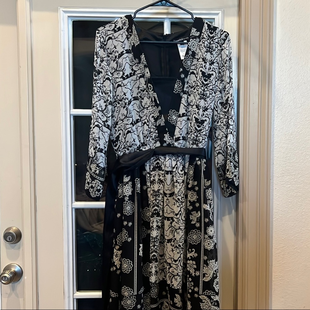 Essentials by Milano Black and White Floral Dress